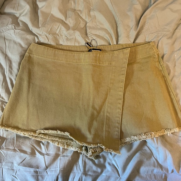 NEW! Fashion Nova Women’s Take Me on a Walk Frayed Skort - Picture 2 of 8